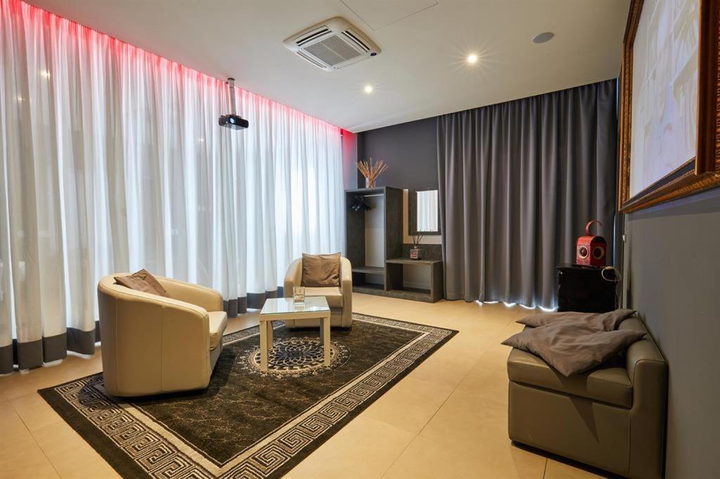 Castelmartini Wellness & Business Hotel Larciano Exterior photo